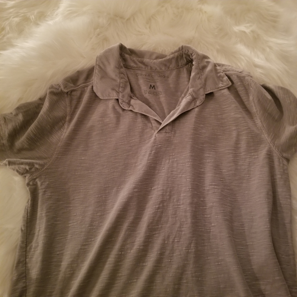 Calvin Klein men's s/s size medium  grey cotton  shirt in good used condition